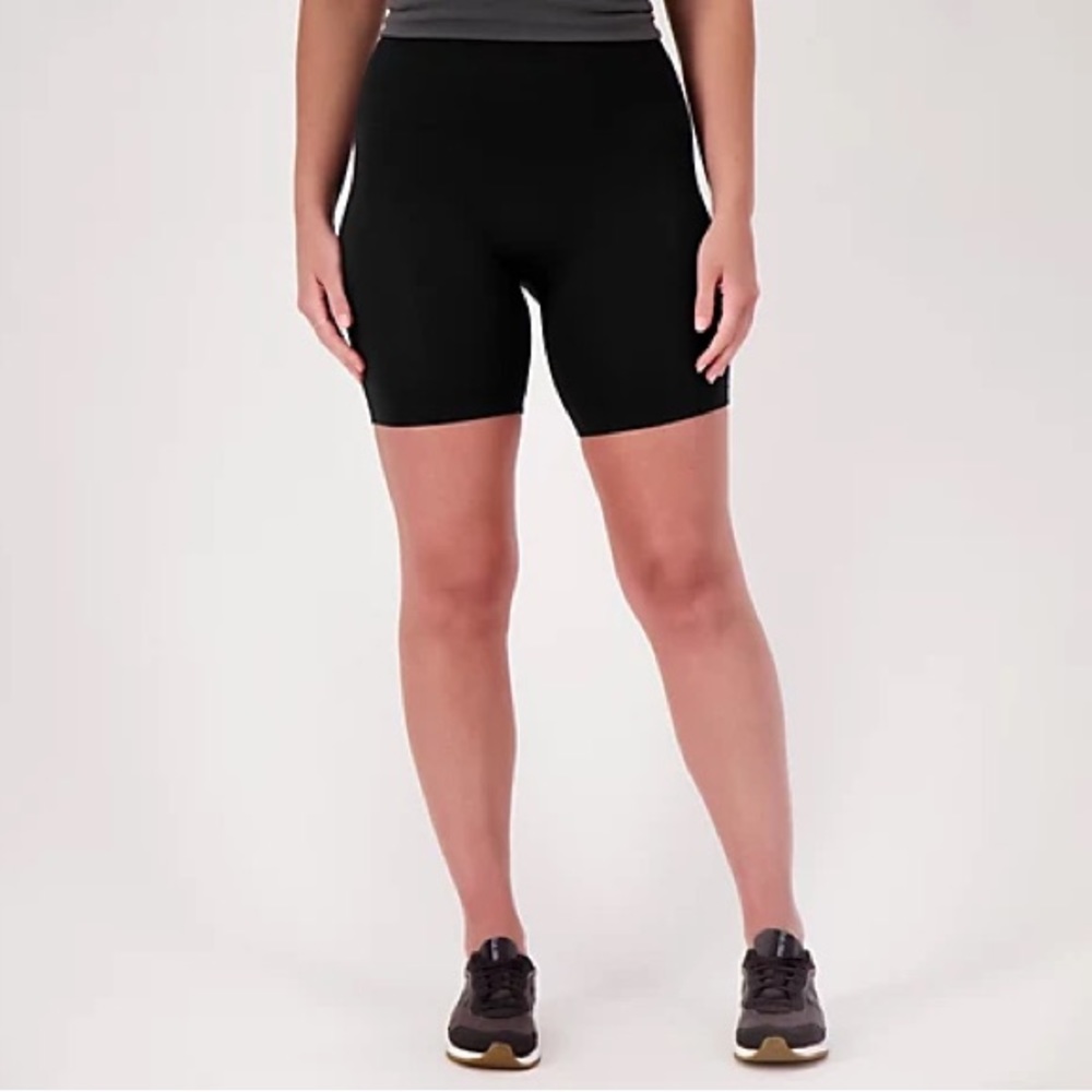 Seamless biker shorts